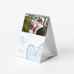 Calendario da Tavolo 2026 Personalizzabile con 12 Foto | Formato 12×15 cm | Rilegatura a Spirale | Design Romantico e Moderno | Ideale per Coppie, Famiglia o Amici | (Cuore Azzurro)