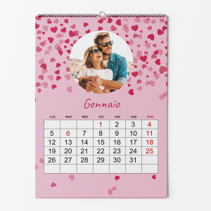Calendario da Parete 2026 Personalizzabile con 12 Foto | Formato A4 | Rilegatura a Spirale | Design Moderno e Colorato | Ideale per Casa, Famiglia o Ufficio | (Design Cuori Rosa)